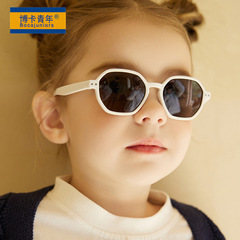 新しい赤ちゃんのファッションサングラス0-3歳の子供のシリコン眼鏡ファッション日焼け止め子供の日よけ眼鏡8401