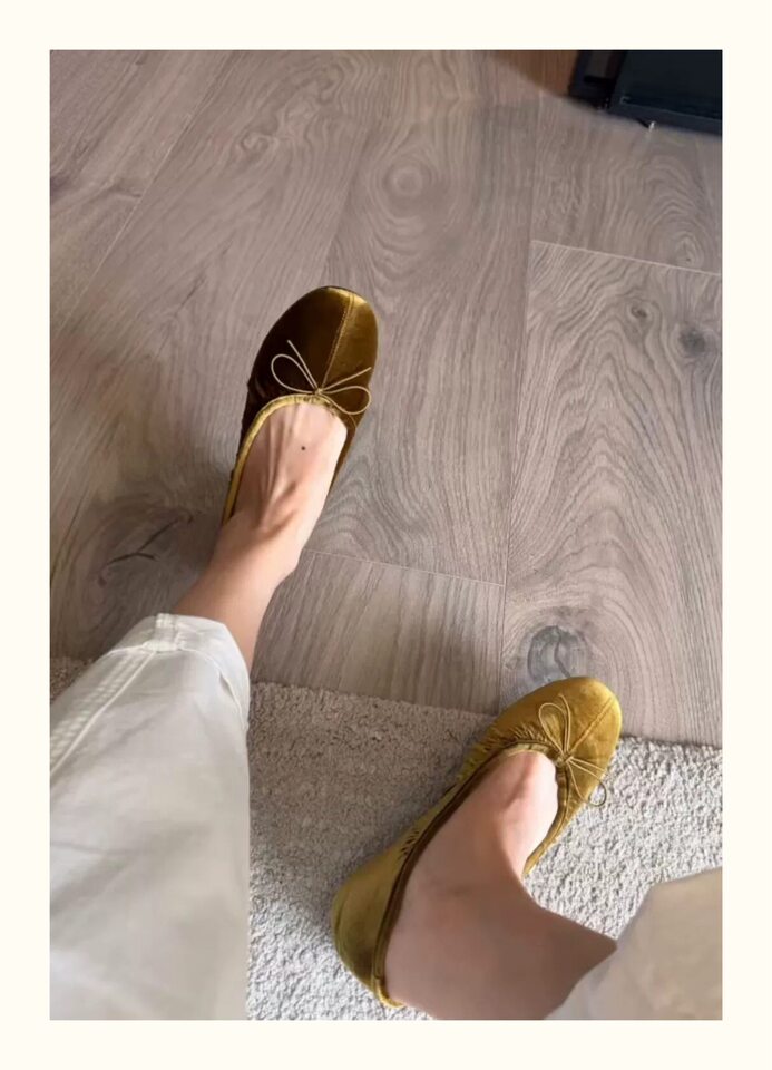 Giày búp bê Mary Jane đế bệt mũi tròn thắt nơ, chất liệu nhung, gót thấp dưới 3 cm — Màu sô-cô-la, Vàng cổ điển chi tiết 10