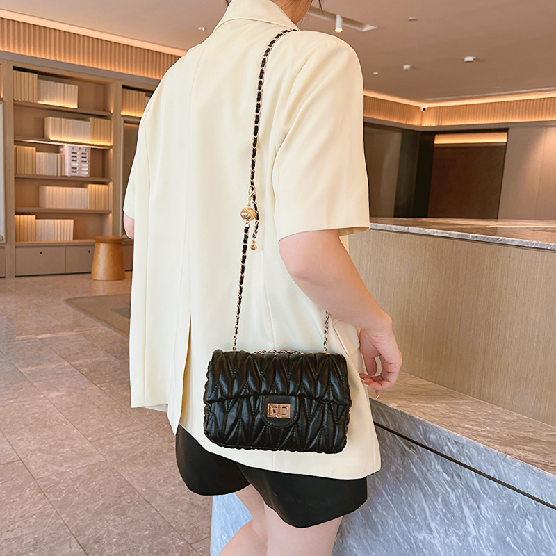 Small fragrant style bag women's bag 2023 new diamond embroidery thread chain bag small gold ball texture foreign style single shoulder crossbody bag_voghion.com