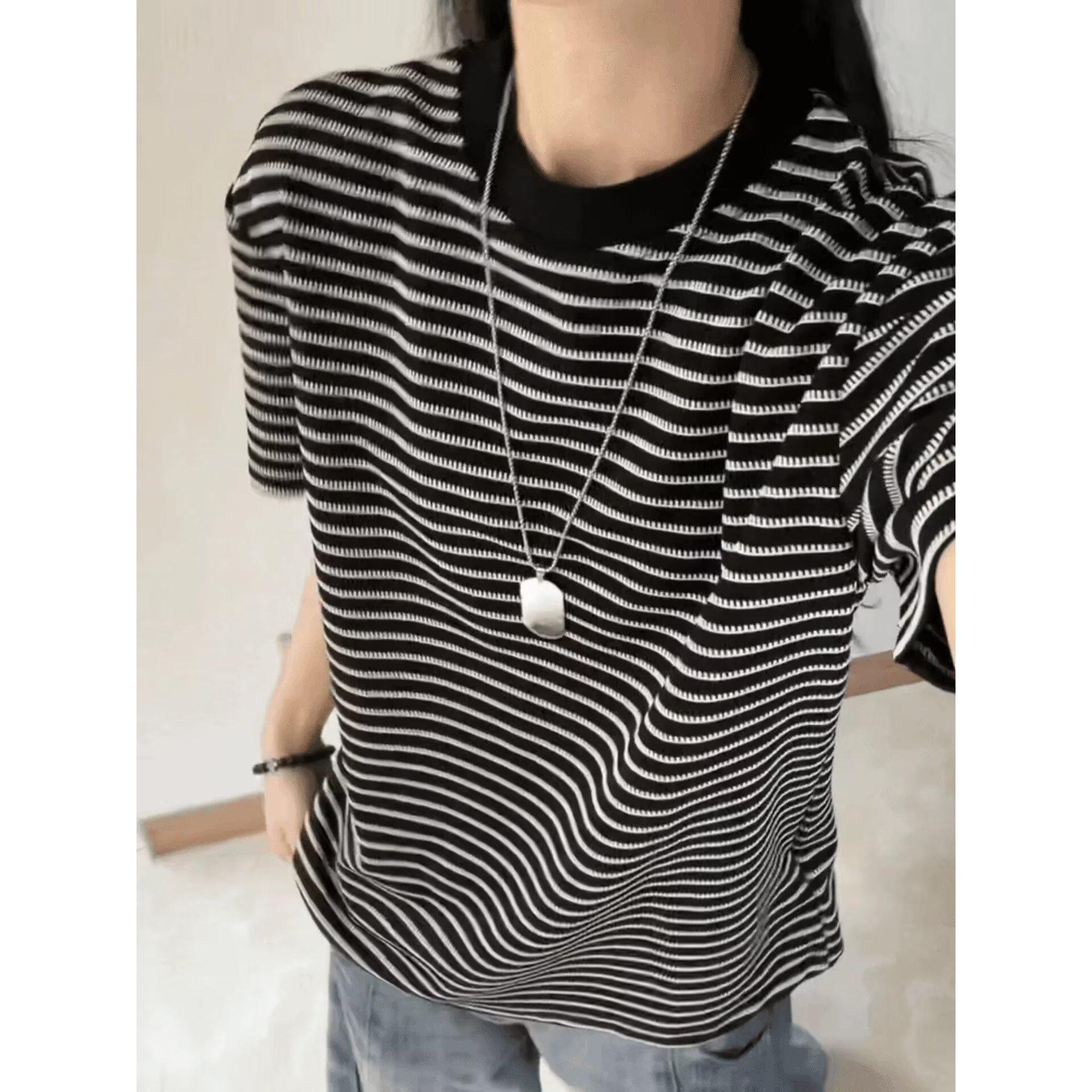 Men's short-sleeve T-shirt, trendy brand, summer loose fit, 2026 new model, popular online, trendy ins style, simple striped top