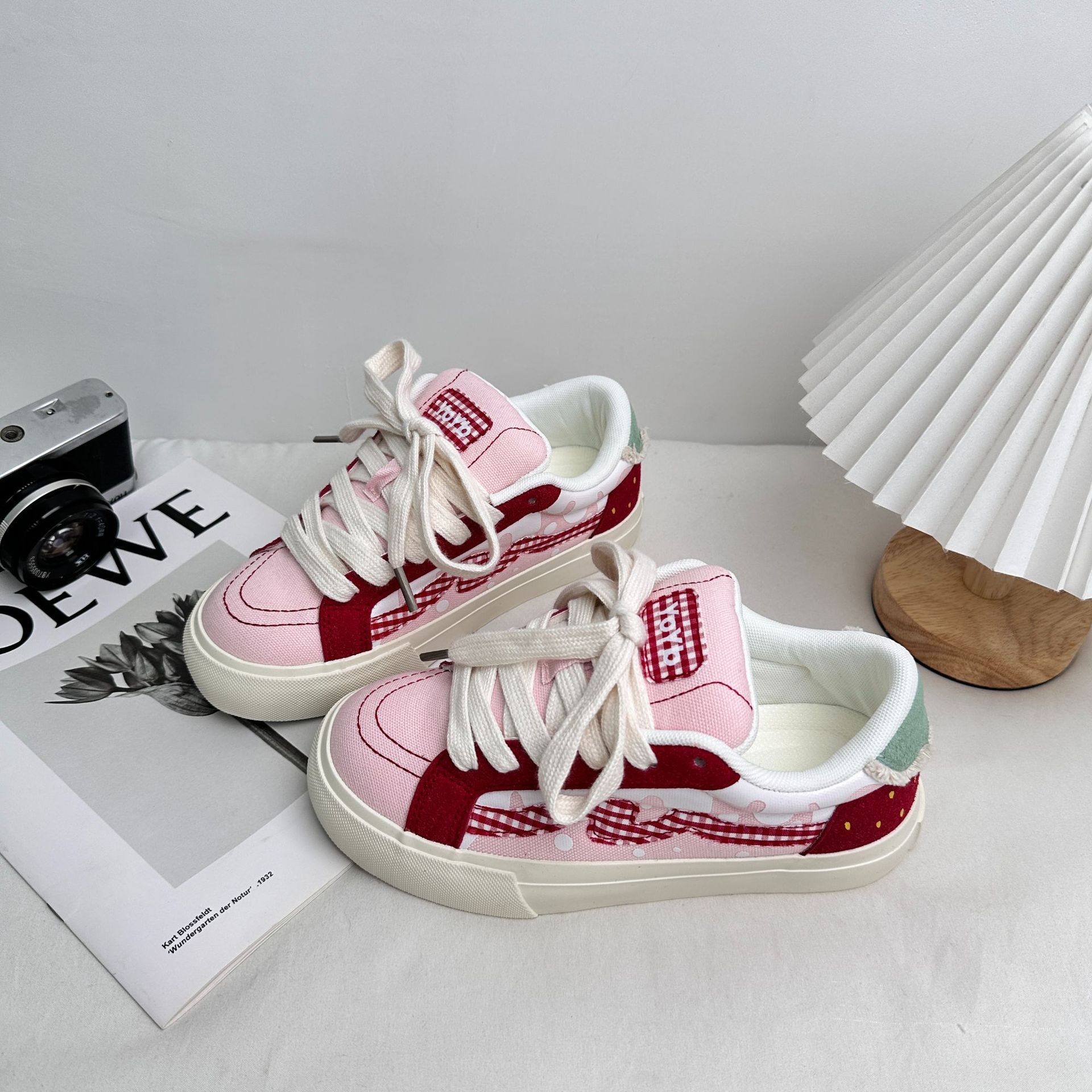Yuanbo 2025 primavera todo-fósforo zapatillas de deporte para estudiantes, zapatos de lona deportivos casuales, zapatos de lona a juego de colores coreanos, en nombre del cabello