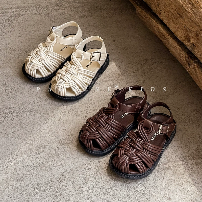 Минималистские сандалии принцессы