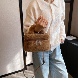 Autumn and Winter new fashion furry women's bag particle wool retro portable camera bag shoulder crossbody box bag plush