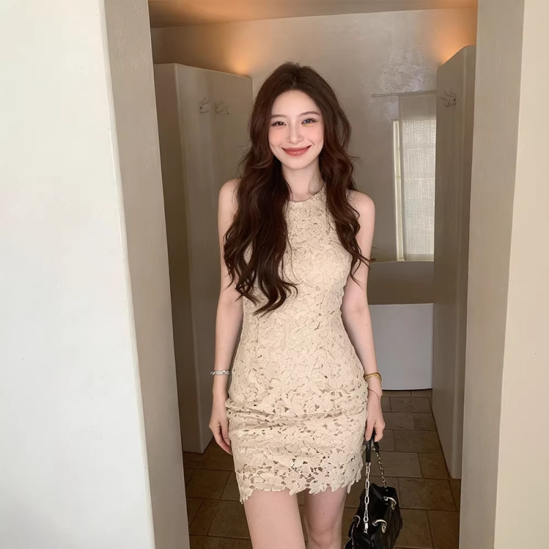French-Style Gentle Dress for Women, Spring Style Dress with Hollow Lace, Slim Fit, Round Neck, Sleeveless, Short Dress