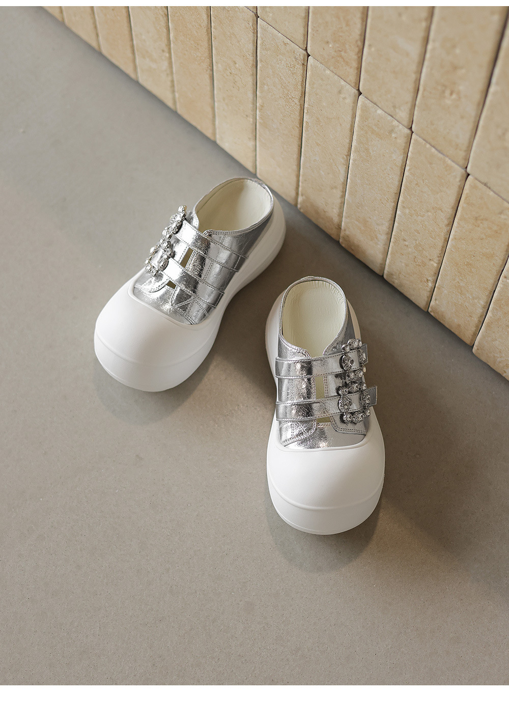 Sandal nữ đế xuồng cao 5 cm mũi vuông đính đá pha lê — màu đen, bạc chi tiết 13