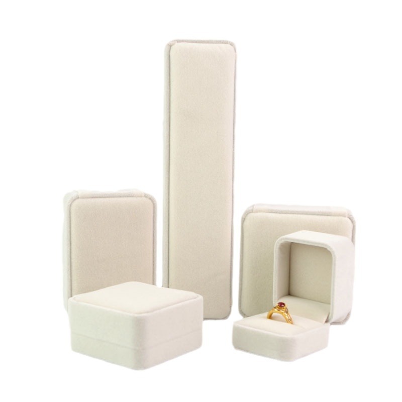 Beige; caja de anillo