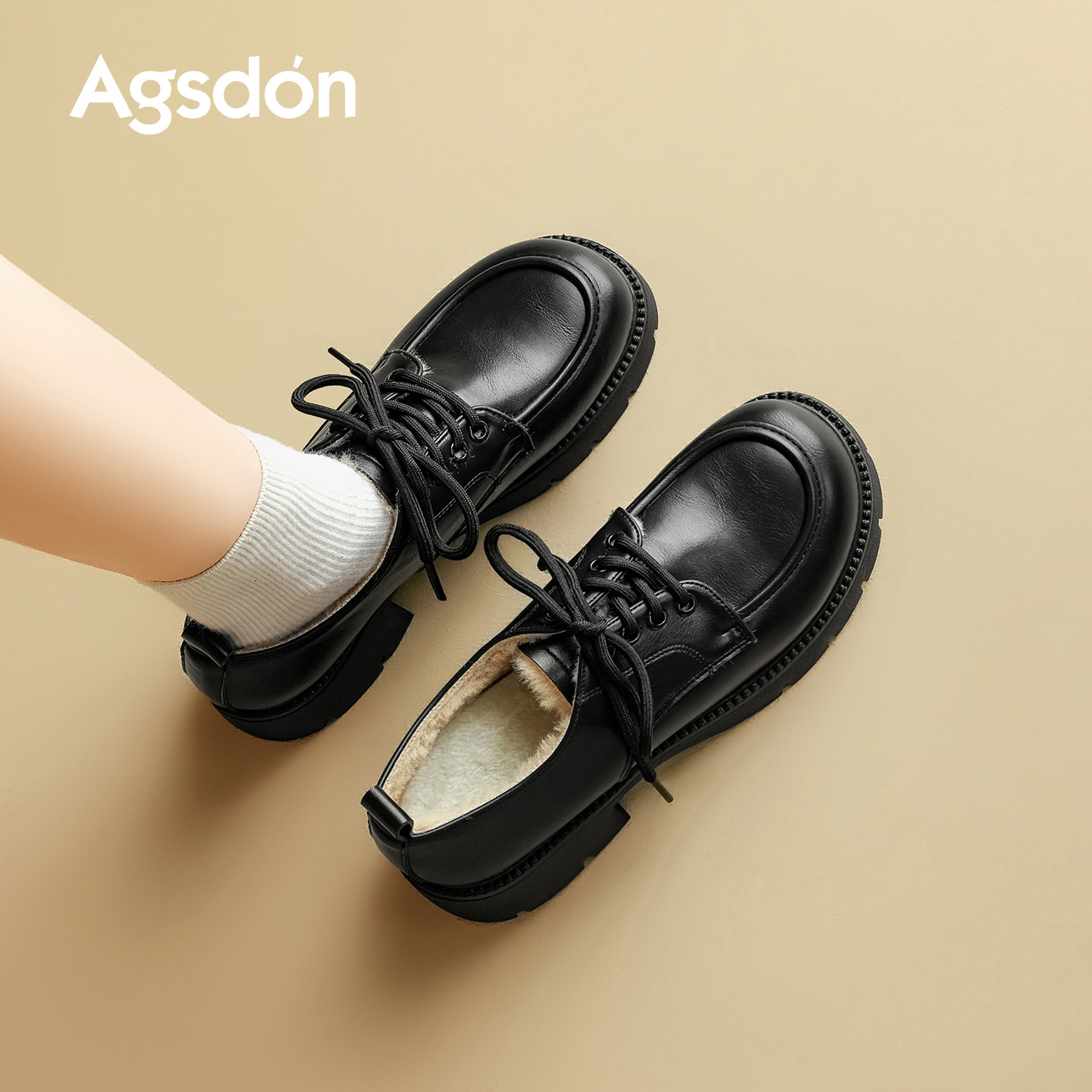 Zapatos de Lefour de Dengjia 2025 nuevos zapatos de invierno negros brillantes zapatos de cuero de suela gruesa zapatos de lana