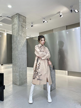 深圳南油高端原单D家22新品休闲日常随性卡其色花卉印花翻领风衣