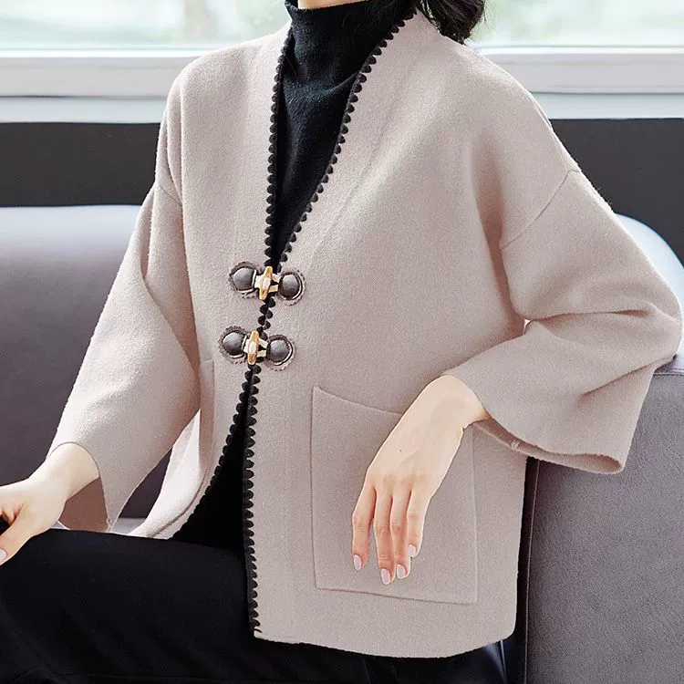 Осенний короткий жакет для мам, новинка 2025 года, для женщин 40+ лет, комплект из двух предметов: вязаный кардиган для весны и осени.