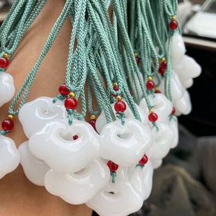 New imitation white jade Xiangyun Ruyi lock pendant simple fashion men and women all-match necklace pendant live gift