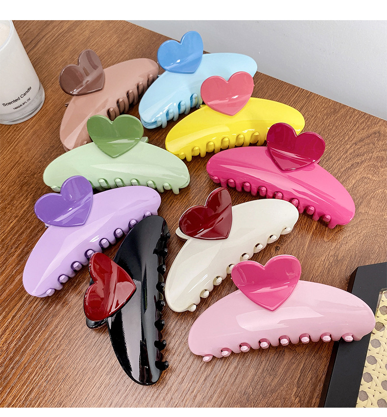 Daily Occasion Plastic Material Cute Sweet Women's Heart Shape Horse Fish Plastic Hair Clip Hair Claws