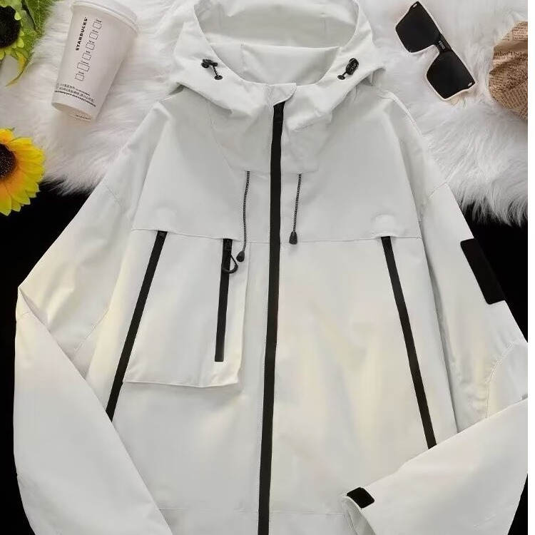 2024上新爆款新款户外防水秋装夹克男机能风工装袋外套冲锋衣旅游