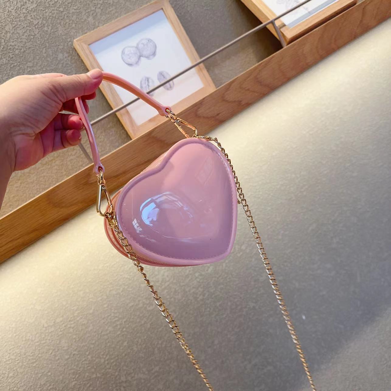 120g Weight Zipper Closure Type Single Shoulder Strap Strap Type Handbag Bags Type Casual, Daily, Shopping Occasion PVC Material Heart Shape Pattern All Seasons Season Women's Gender Elegant Style Heart-shaped Shape Mini Size Women's Mini PVC Heart Shape Elegant Heart-shaped Zipper Handbag 17