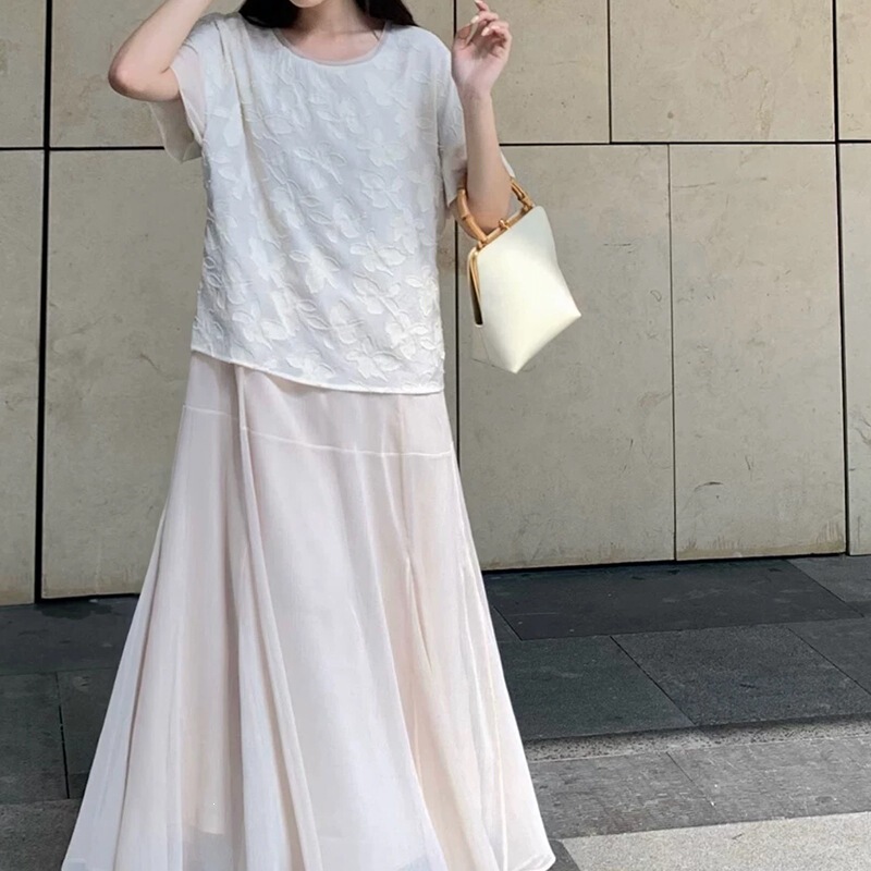 26ss “Blossom” faux two-piece dress, round neck, short sleeves, spliced with flowing chiffon, long fairy dress with a large hem