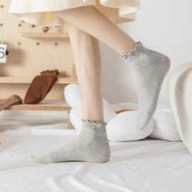 女士木耳边花边短袜棉Cotton蕾丝透气吸汗不勒脚现货纱线供应