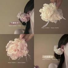 芍药粉末 氛围感法式复古雪纺花朵羽毛抓夹 小众后脑勺盘发鲨鱼夹