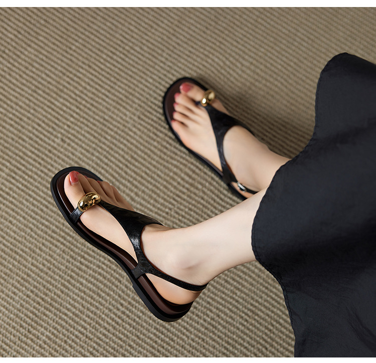 Dép sandal nữ xỏ ngón đế bệt da cừu khóa kim loại — màu nâu chi tiết 8