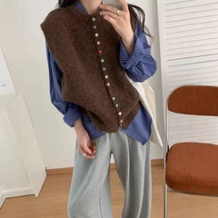 软糯彩扣慵懒风设计感针织马甲开衫女2025秋季新款叠穿百搭背心