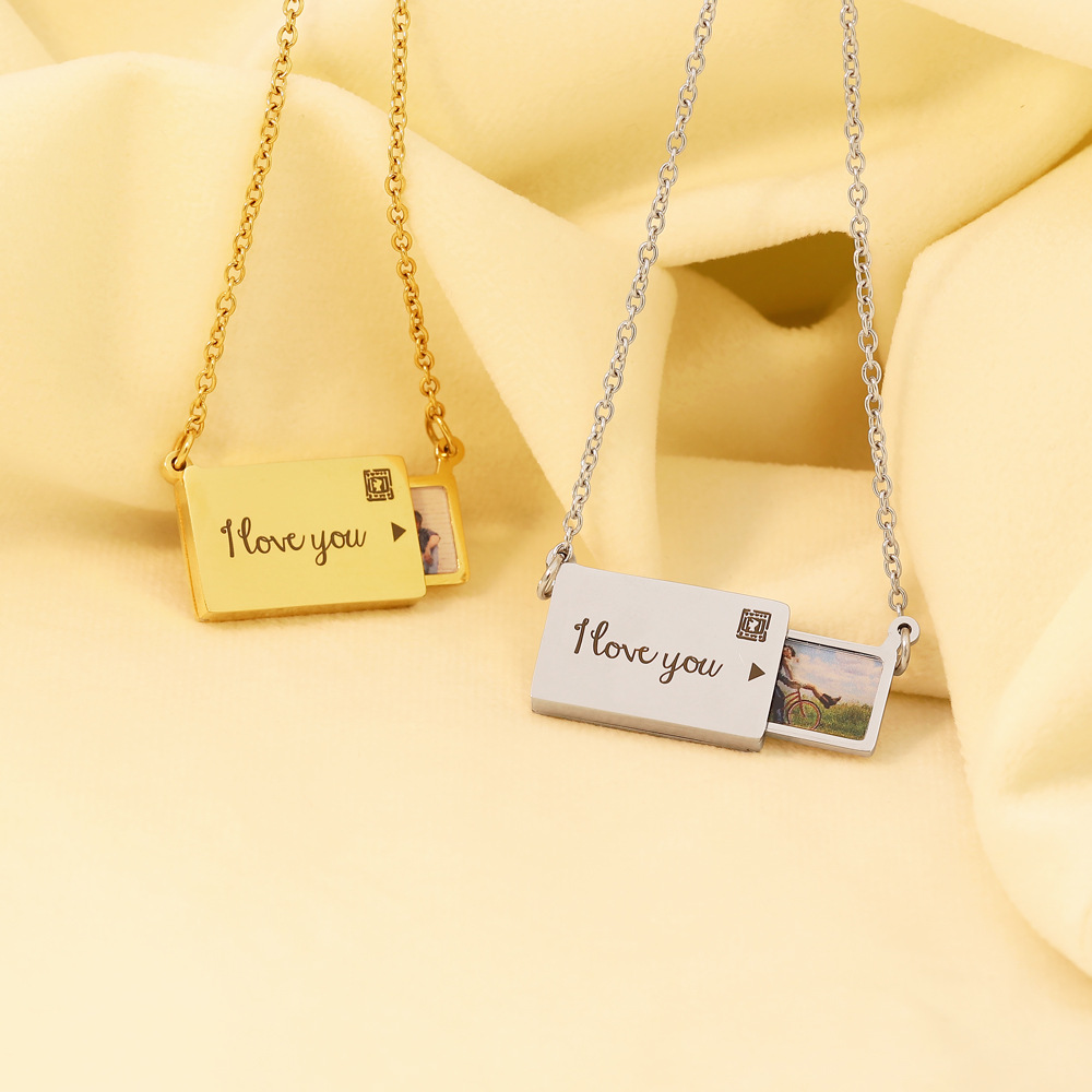 Creative Pull-out Photo Envelope Fashion Stainless Steel Letter Clavicle Chain display picture 2