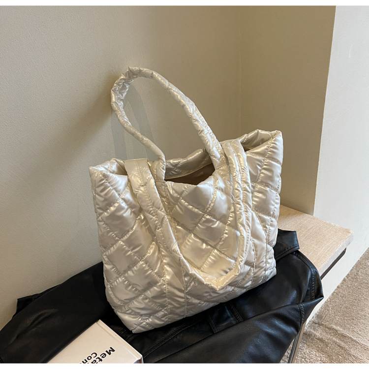 Nuova borsa da donna di grande capacità, alla moda e semplice, monospalla, borsa da ascella, borsa da viaggio versatile a forma di diamante, borsa tote a mano_voghion.com