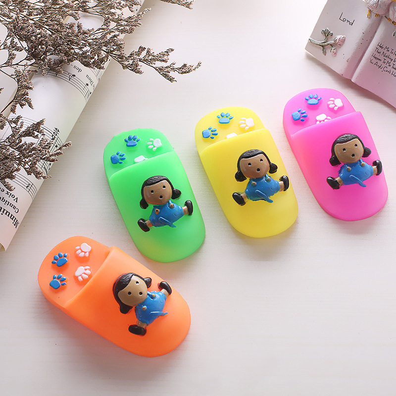 Zapatos de sonido de vinilo lindo perro de dibujos animados gato resistente a los mordiscos molares juguete para mascotas suministro directo de fábrica al por mayor