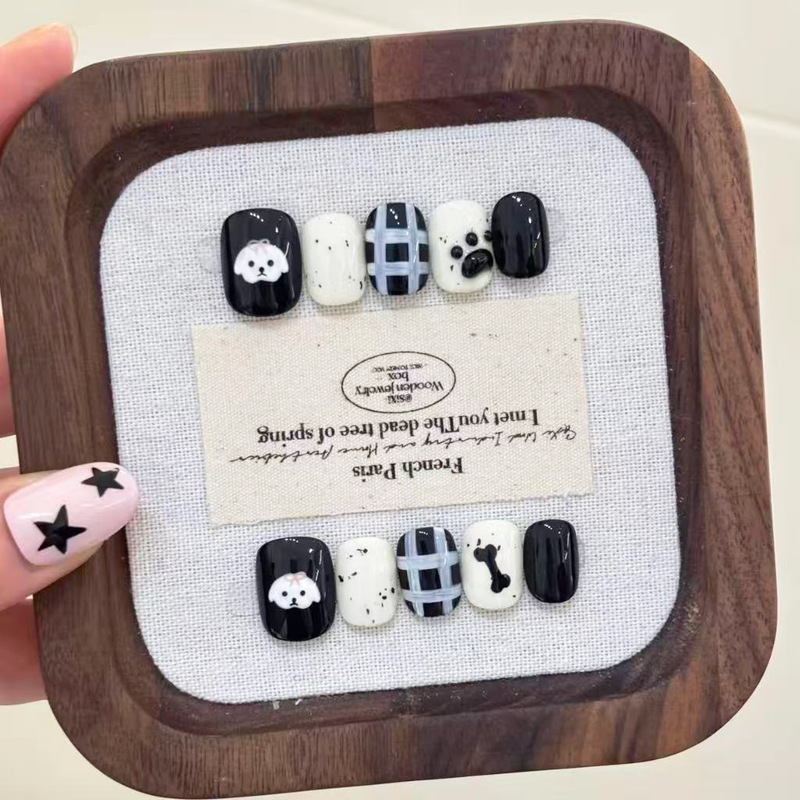 Ins-Style Short Cute Black and White Puppy Cartoon Plaid Girly Nail Stickers with Autumn and Winter Vibes