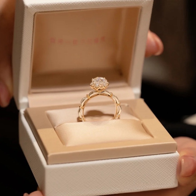Stylish Fidget Ring For Anxiety Relief And Quiet Stress Control_voghion.com