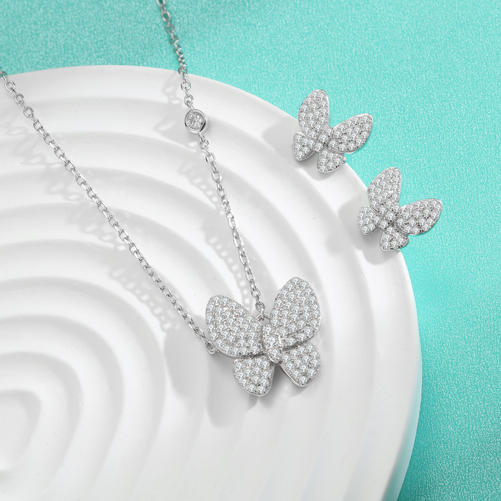 모이사나이트 목걸이와 귀걸이 세트