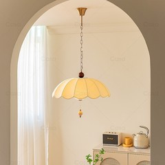 フランス風中世布製レストランシャンデリア、主寝室用ランプ、レトロで温かみのあるロマンチックな花びら型シャンデリア