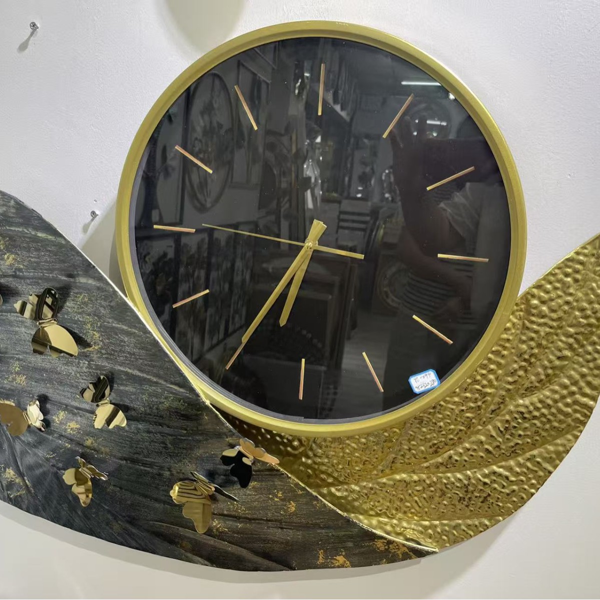 跨境铁艺挂钟客厅现代轻奢时钟时尚简约风钟表欧美风高级感装饰表