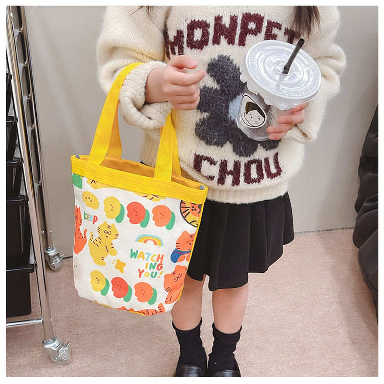 New gift packages: Instagram cute cartoon tiger, new bucket bag, hand-held canvas bag, and girlish round bucket bag undefined