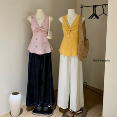 WGWE 夏の女性のフレンチピュアデザイア甘い刺繍フラワーデザインツイストウエスト V ネックベストシャツ W6238