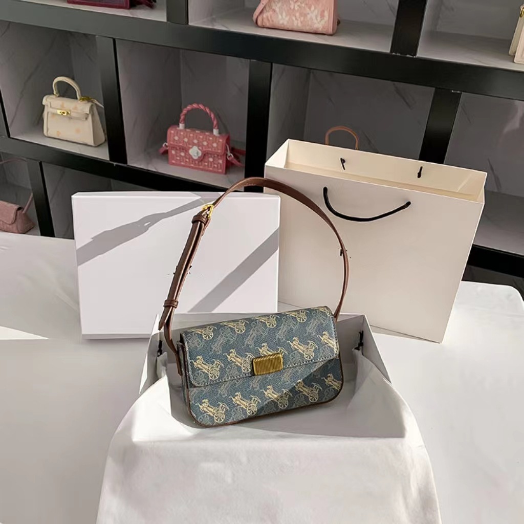 Soft leather high-end carriage flower small square bag for women 2023 new style single shoulder crossbody armpit bag_voghion.com