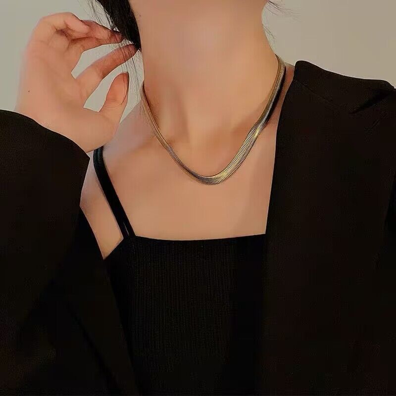 Vintage slangenketting collier voor dames van titaniumstaal_voghion.com