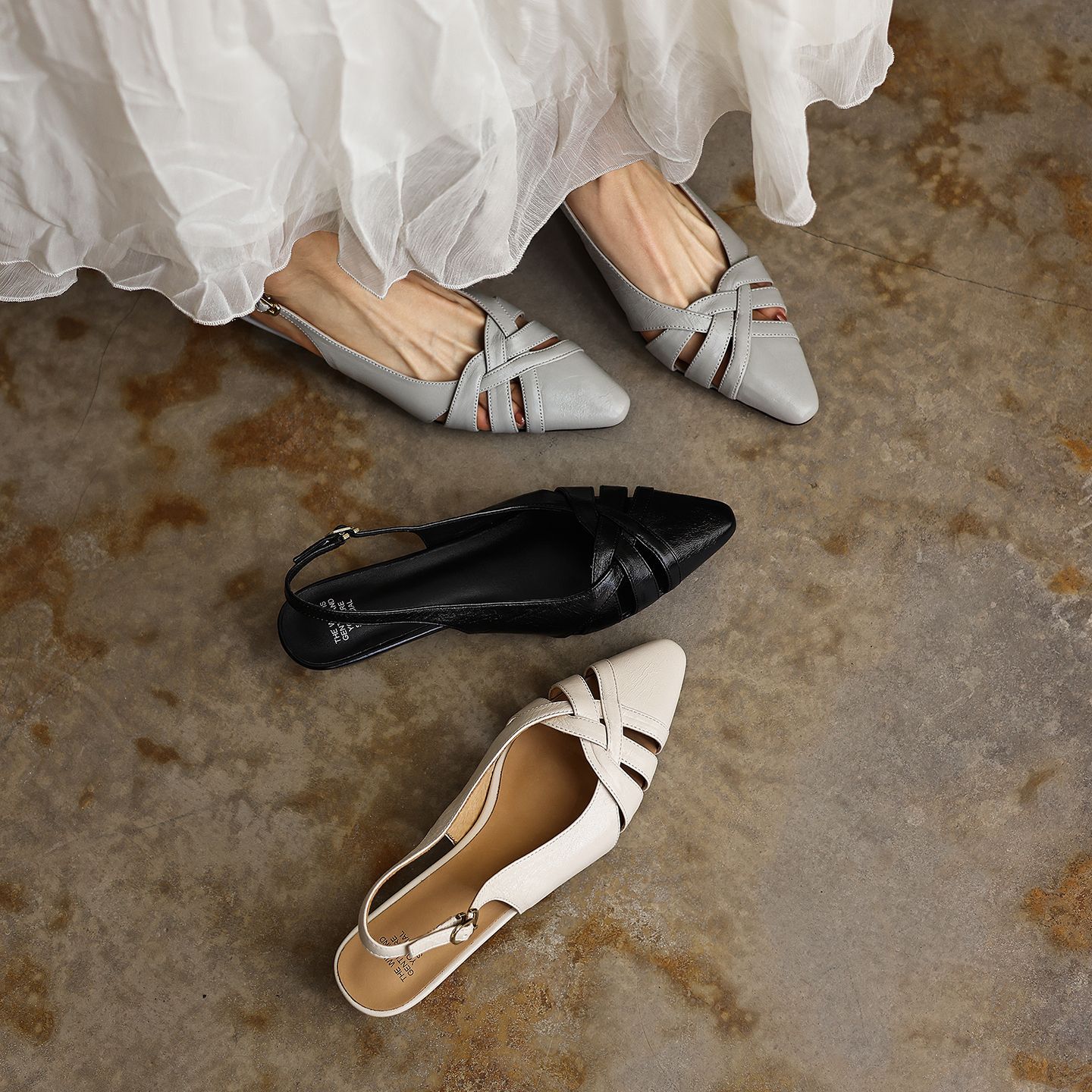 Sandal nữ da cừu gót dày 3 cm phong cách vintage dệt chéo hở mũi — đen