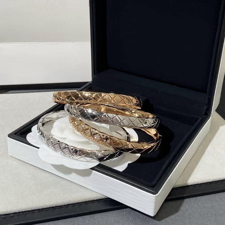 Xiaoxiang Lingge Bracelet, High-End Wide and Narrow Diamond-Encrusted Mesh Bracelet, Accessible Luxury Internet Celebrity Same Style Couple Bracelet Xiaoxiang Lingge Bracelet, High-End Wide and Narrow Diamond-Encrusted Mesh Bracelet, Accessible Luxury Internet Celebrity Same Style Couple Bracelet