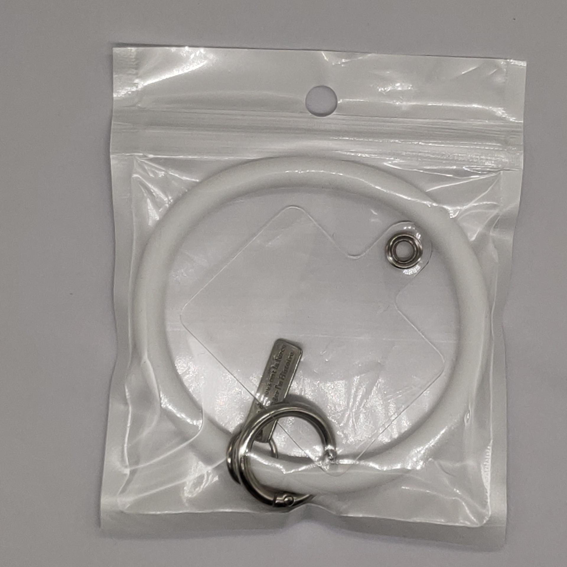 흰색 진주빛 가방 포장