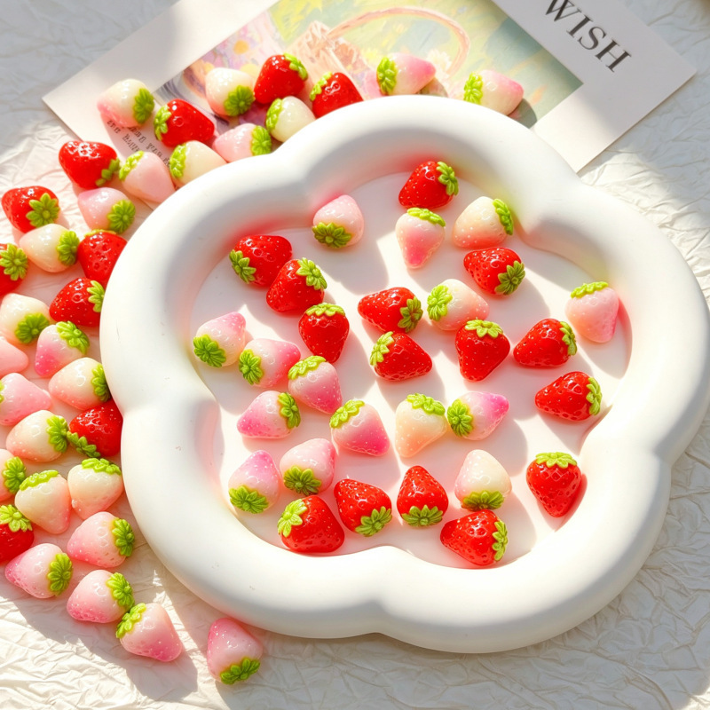 Hot-Selling Realistic Miniature Strawberry Resin Accessories, Handmade DIY Cream Glue Earring Pendants and Decorative Parts Hot-Selling Realistic Miniature Strawberry Resin Accessories, Handmade DIY Cream Glue Earring Pendants and Decorative Parts