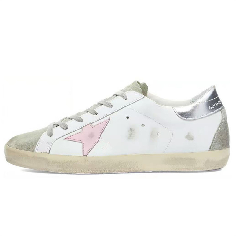 2026 Korean-style genuine leather distressed sneakers for women, with inner height-increasing design, retro and vintage star-patterned shoes, unisex trendy skate shoes 2026 Korean-style genuine leather distressed sneakers for women, with inner height-increasing design, retro and vintage star-patterned shoes, unisex trendy skate shoes