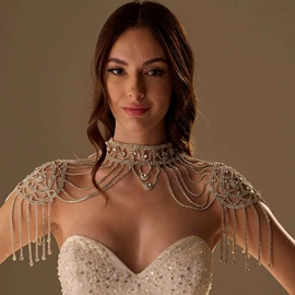 胸饰;腰链;项链