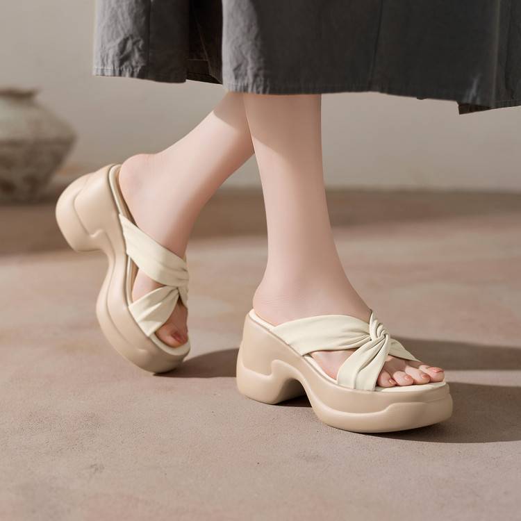 Dép sandal nữ quai chữ V đế tăng chiều cao mềm nhẹ đi biển mùa hè — màu trắng ngà, màu mơ chi tiết 16