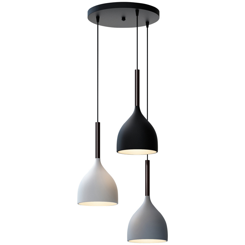 Lámpara de restaurante nórdico de tres cabezas lámpara de disco de estilo minimalista moderno hogar atmosférico creativo negro blanco gris lámpara de comedor