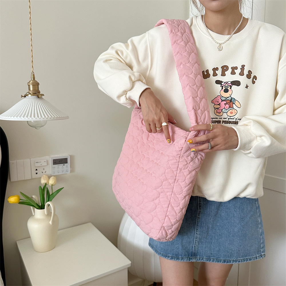39131 Japanese quilted heart-shaped cotton tote travel bag Crossbody bag for women, large-capacity single-shoulder crossbody canvas bag undefined