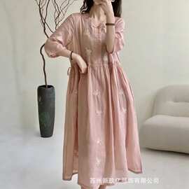 100%苎麻刺绣连衣裙女2026夏季款文艺纯色百搭V领中袖宽松飘逸长