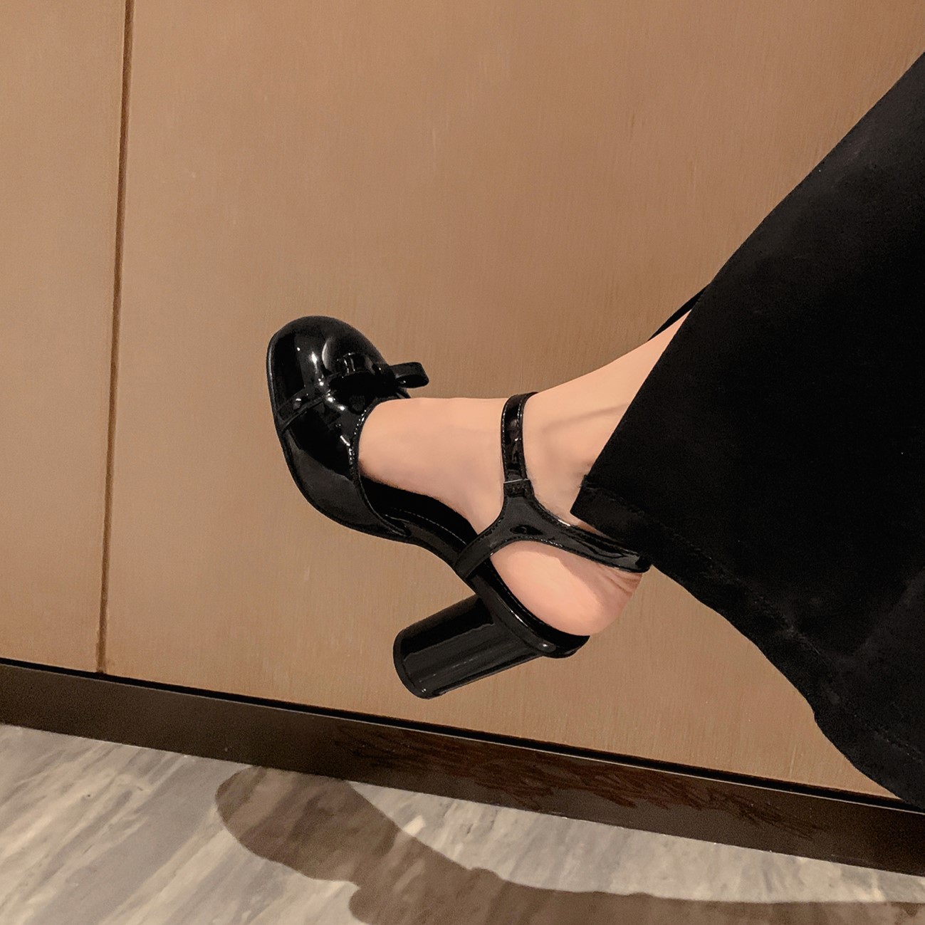 Sandal cao gót nữ mũi nhọn quai ngang nơ bướm, gót vuông ổn định — màu đen, Rượu vang đỏ, màu mơ