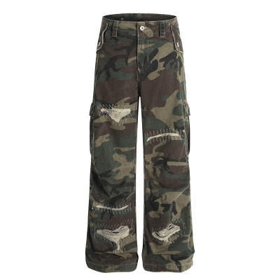 Vintage-Cargohose im amerikanischen Stil mit Camouflage-Muster, Herren-Jogginghose im Used-Look mit Patchwork-Details, geradem, weitem Bein und mehreren Taschen._voghion.com