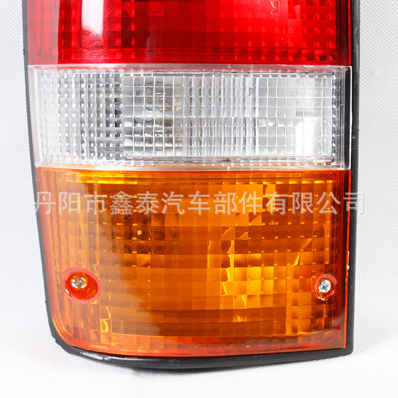 Светодиодный задний фонарь Xindai Automobile для Toyota Hilux 85
