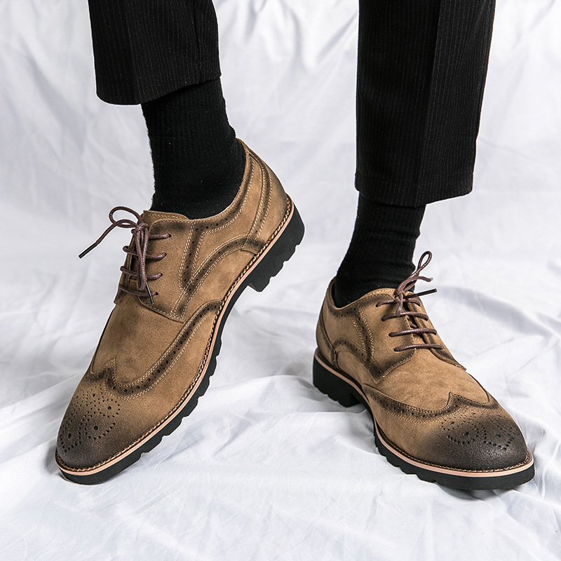 Primavera y otoño nuevos zapatos de moda casuales de negocios para hombres 46 tendencia retro europea y americana comercio exterior de tamaño grande zapatos de cuero de punta jóvenes para hombres