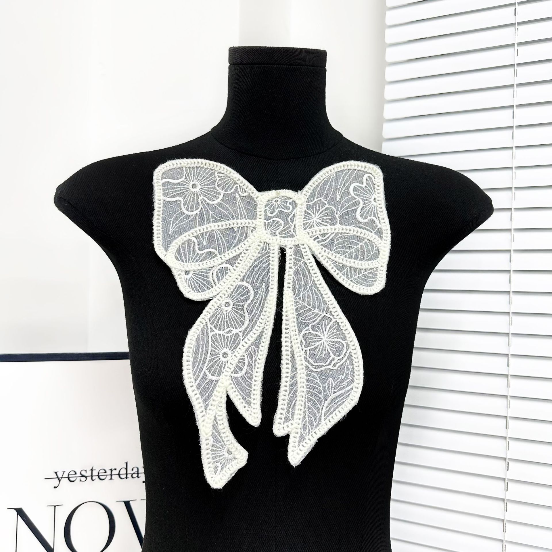 Nuevo arco grande DIY ropa de manga corta accesorios hechos a mano accesorios de collar Cardigan encaje bordado encaje