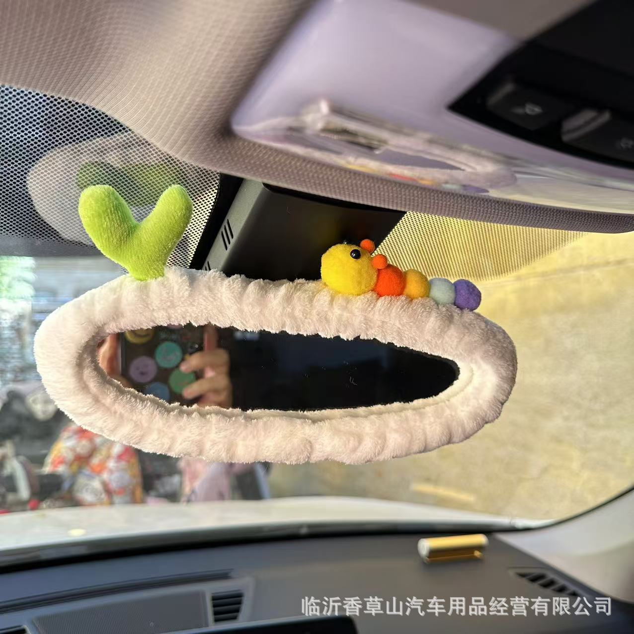Cubierta de espejo retrovisor de automóvil transfronterizo de peluche creativo de dibujos animados lindos cubierta de espejo retrovisor de automóvil accesorios interiores mujeres image 4